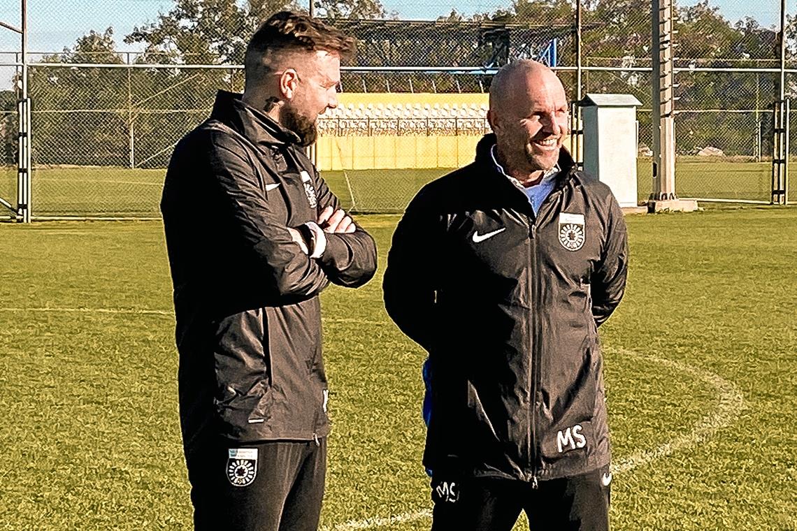 Die neuen SG-Trainer Heiner Backhaus (links) und Mike Sadlo sind zufrieden. Foto: Verein