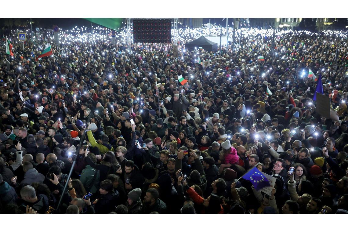Die Neuwahl war nach Massenprotesten gegen Korruption und nach dem Rücktritt der prowestlichen Koalitionsregierung um ein konservatives Bündnis (Gerb-SDS) im Dezember 2025 notwendig geworden. (Archivbild)
