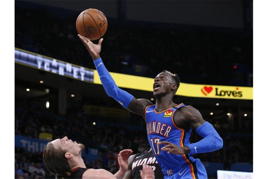 Die New York Knicks haben Medienberichten zufolge Interesse an Dennis Schröder. Foto: Sue Ogrocki/AP/dpa