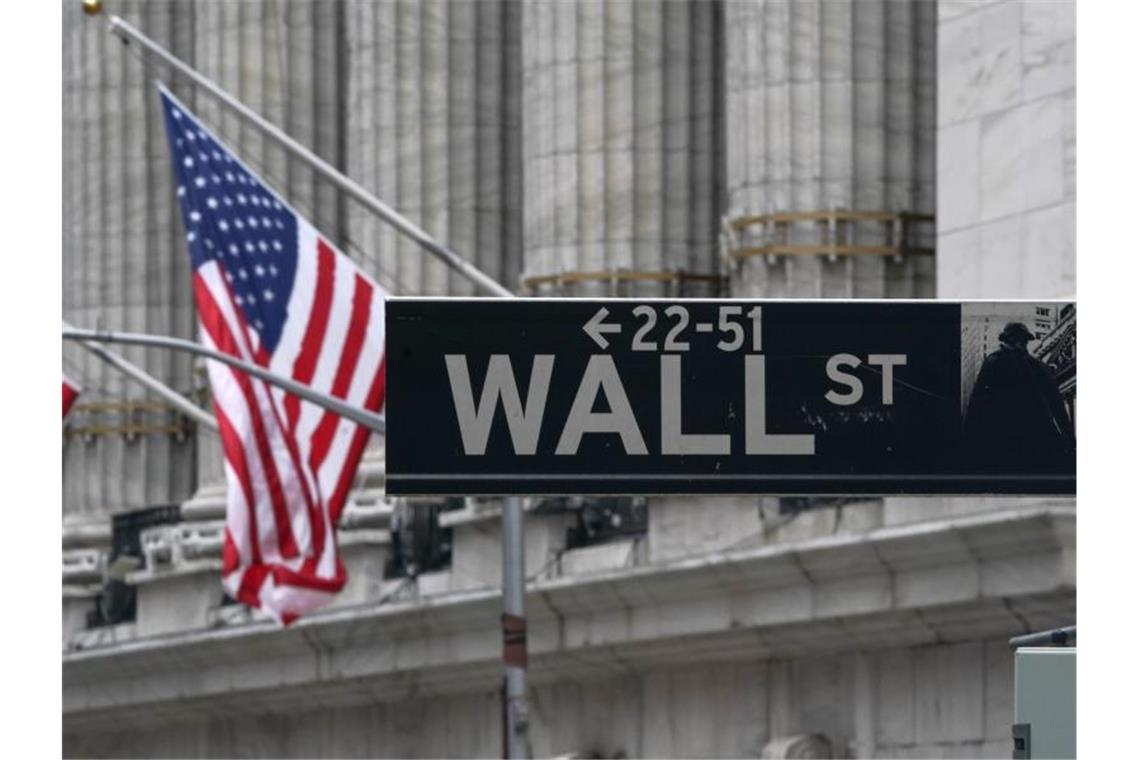 US-Börsen: Dow nach Rekord verhalten - Nasdaq im Minus Die New York Stock Exchange in der der Wall Street. Foto: Bryan Smith/ZUMA Wire/dpa