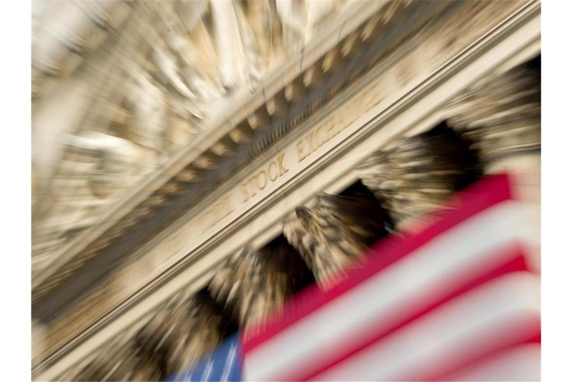 Rekordlauf an US-Börsen setzt sich fort Die New Yorker Börse an der Wall Street im Finanzdistrikt von Manhattan. Foto: Sven Hoppe/dpa