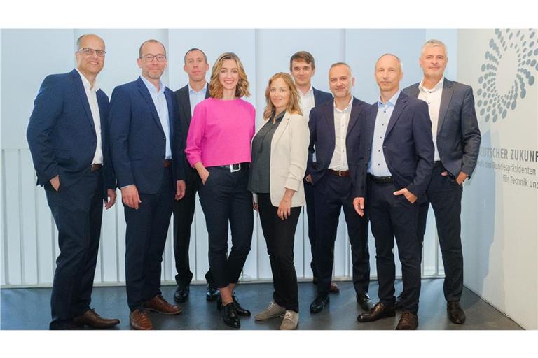 Die Nominierten für den Zukunftspreis: Links das Trio von Bosch, in der Mitte die Entwicklerinnen von Traceless, ganz rechts die Laserspezialisten von Carl Zeiss Meditec.