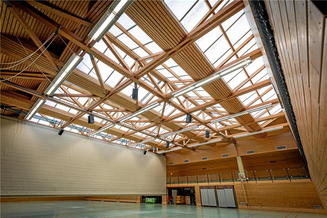 Die Oberlichter der Halle bieten einen sehr schlechten Wärmeschutz. Foto: Alexander Becher