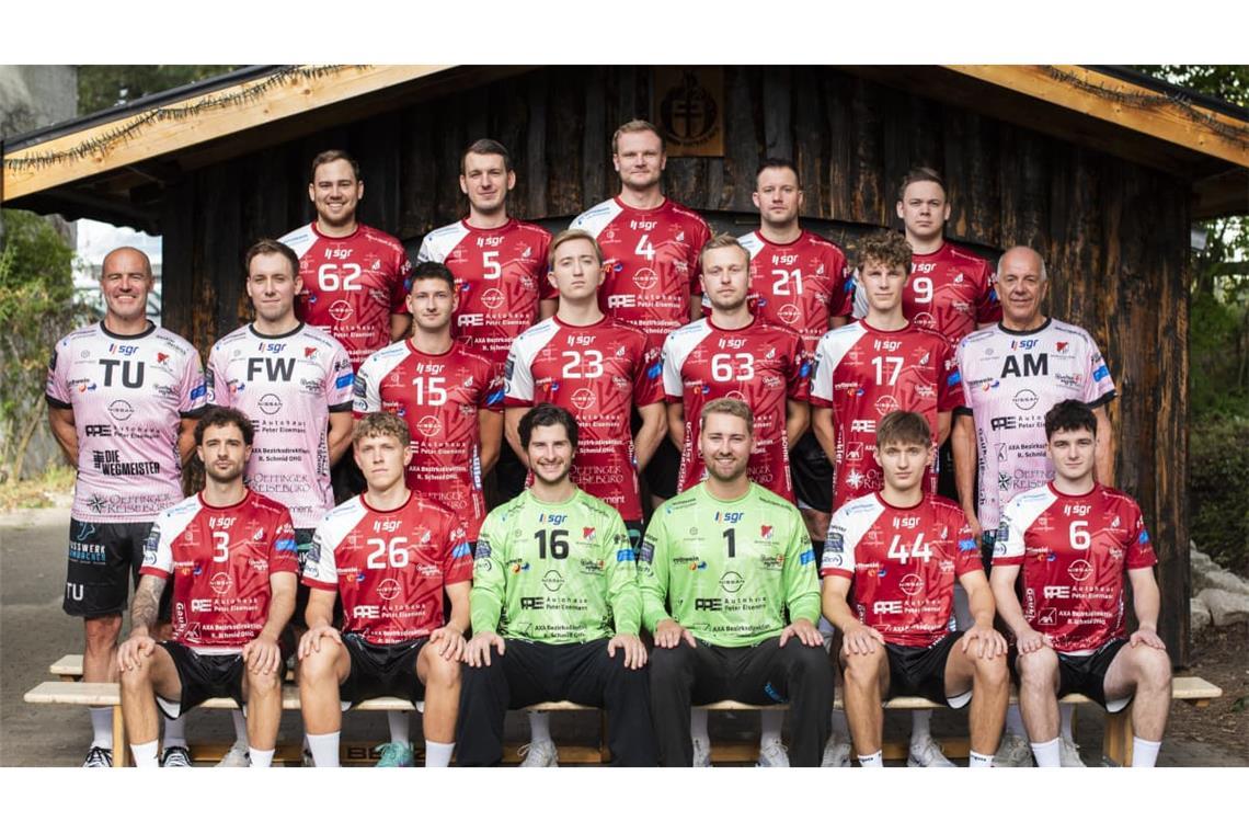 Die Oberliga-Handballer des TV Oeffingen in der Saison 2026/2027&nbsp;– hintere Reihe, von links: Timo Zoller, Luis Westner, Fabian Schindlbeck, Axel Steffens und Marcel Meyer – mittlere Reihe, von links: Trainer Tobias Unfried, Torwarttrainer Fabrice Wersch, Konstantin Schad, Lucas Frey, Tobias Rühle, Lewin Frey und Andreas Menne (Statistiken) – vordere Reihe, von links: Fynn Fröschle, Ferdinand Würmle, Marco Brecht, Yannick Seeger, Jonas Frey und Matti Thülly. Auf dem Bild fehlen: Tim Köhler,&nbsp;Fabian Langenfeld, Simon Merz, Lars Schweickhardt, Robin Stöhr, Torwarttrainer&nbsp;Marc Bürkle, Phsiotherapeutin Franzi Förster&nbsp; und Co-Trainer Marco Kolotuschkin.