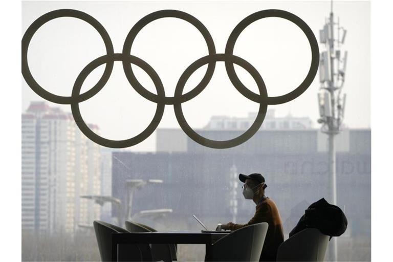 Die Olympischen Winterspiele in Peking finden vom 04.-20.02.2022 statt. Foto: Mark Schiefelbein/AP/dpa