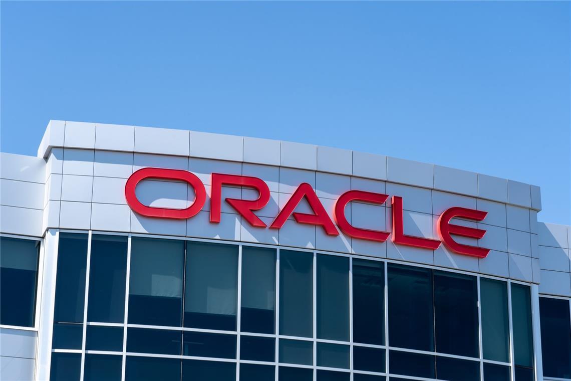 Die Oracle-Aktie legt stark zu: Ein 300-Milliarden-Dollar-Vertrag mit OpenAI, boomendes Cloud-Geschäft und explodierende Auftragsbestände sorgen für Kurssprünge.