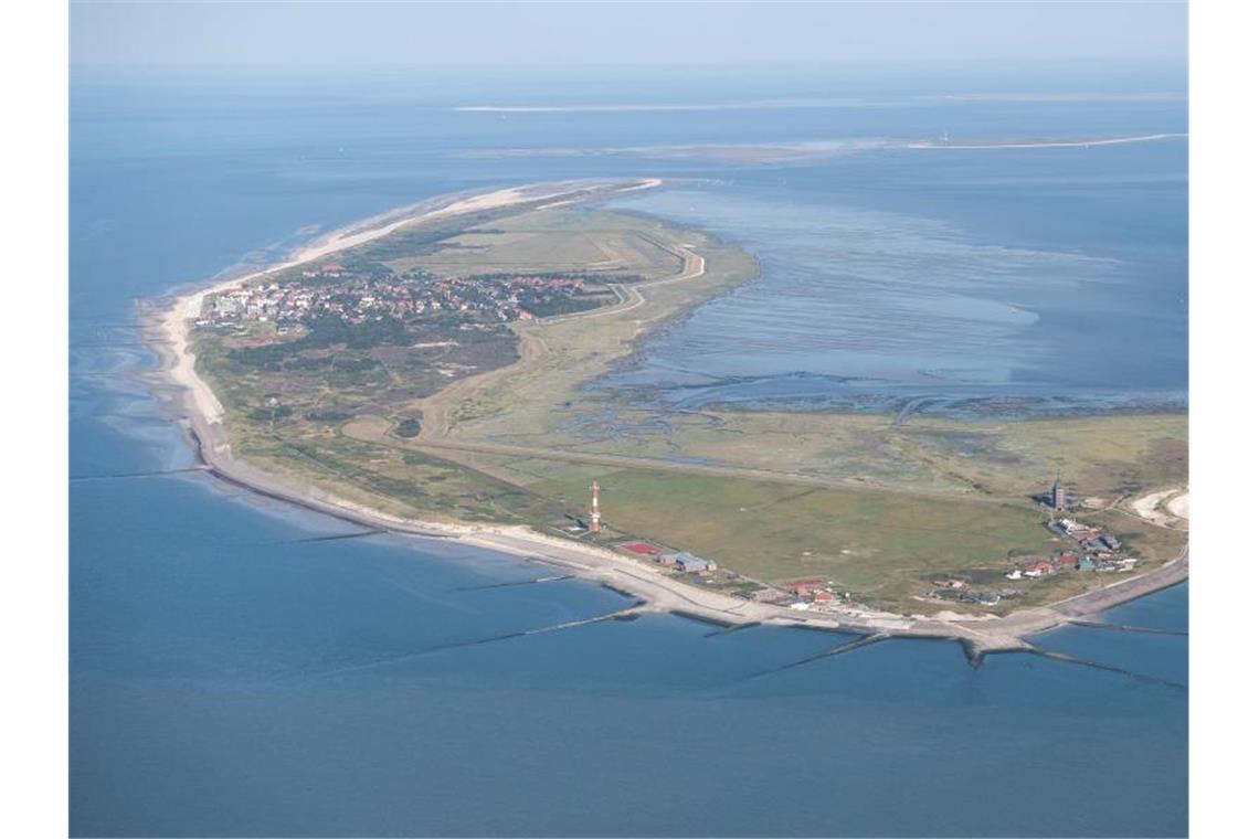 Containerriese muss im Wattenmeer freigeschleppt werden Die Ostfriesische Insel Wangerooge. Foto: Sina Schuldt/dpa