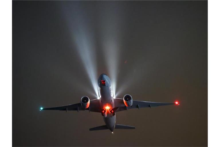 Die Pandemiebeschränkungen wirken sich weiter auf die Luftfahrt in Deutschland aus. Foto: Jan Woitas/dpa
