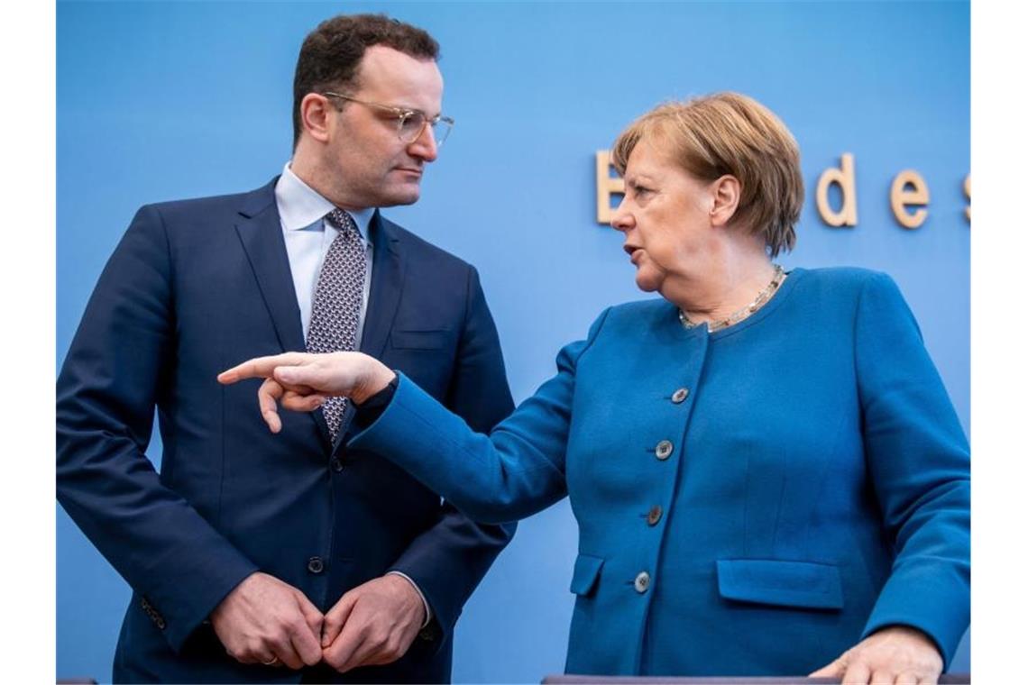 Die Partei von Bundeskanzlerin Angela Merkel und Gesundheitsminister Jens Spahn (beide CDU) gewinnt an Zustimmung. Foto: Michael Kappeler/dpa