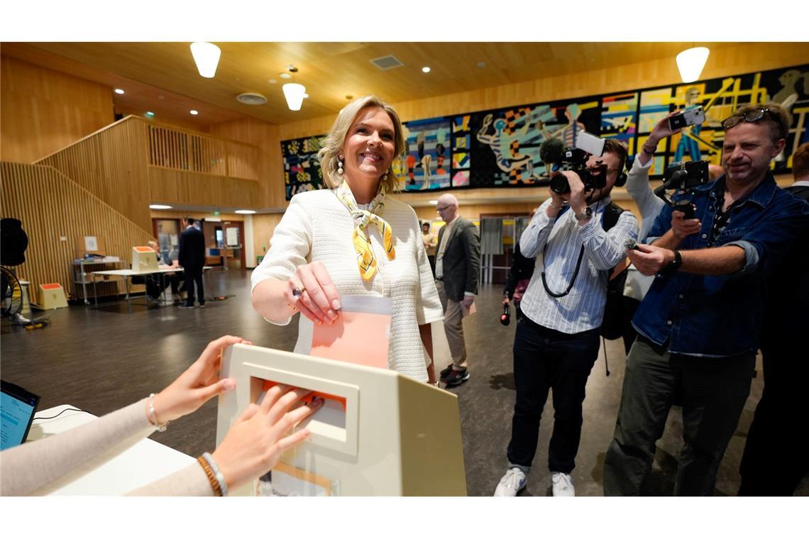 Wahl in Norwegen: Rot-grüne Mehrheit zeichnet sich ab Die Parteien des rot-grünen Blocks erlangen zusammen eine knappe Mehrheit im Parlament
