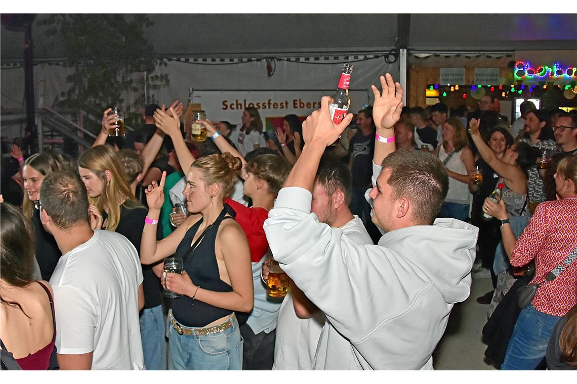 Die Party auf demn Stimmungshöhepunkt.