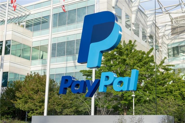 Die PayPal-Aktie steht unter Druck. Eine Panne im Zahlungsverkehr mit gestoppten Lastschriften in Milliardenhöhe sorgt für Kursverluste. Was Anleger jetzt wissen müssen.