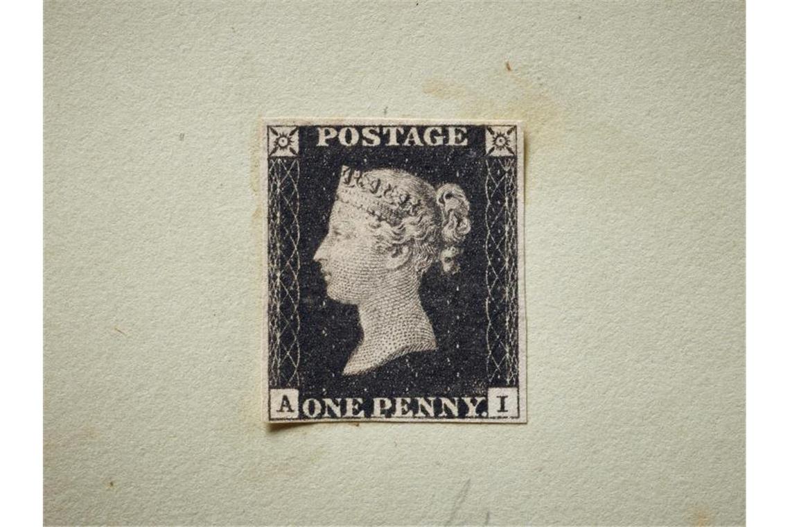 Die „Penny Black“ von 1840 ist die vermutlich älteste Briefmarke der Welt. Foto: ---/Sotheby’s/dpa