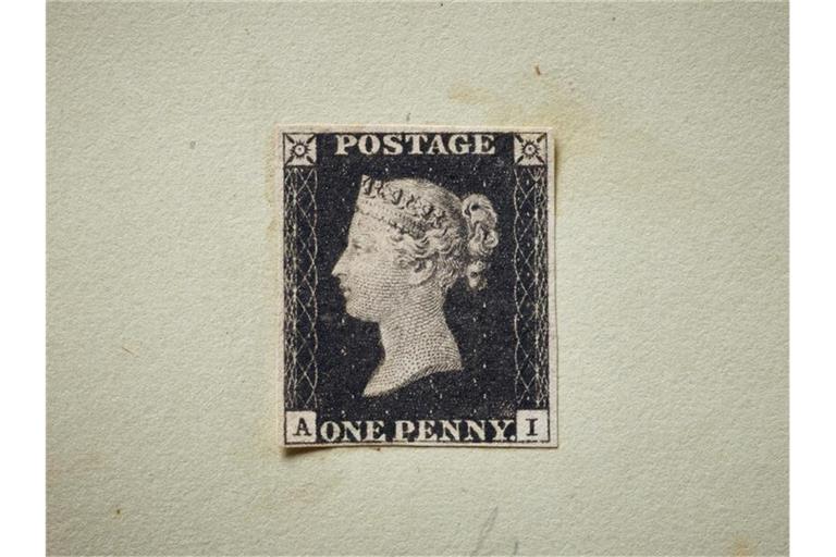 Die „Penny Black“ von 1840 ist die vermutlich älteste Briefmarke der Welt. Foto: ---/Sotheby’s/dpa