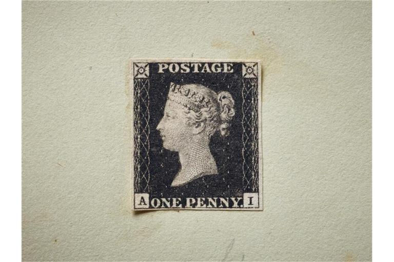 Die „Penny Black“ von 1840 ist die vermutlich älteste Briefmarke der Welt. Foto: ---/Sotheby’s/dpa