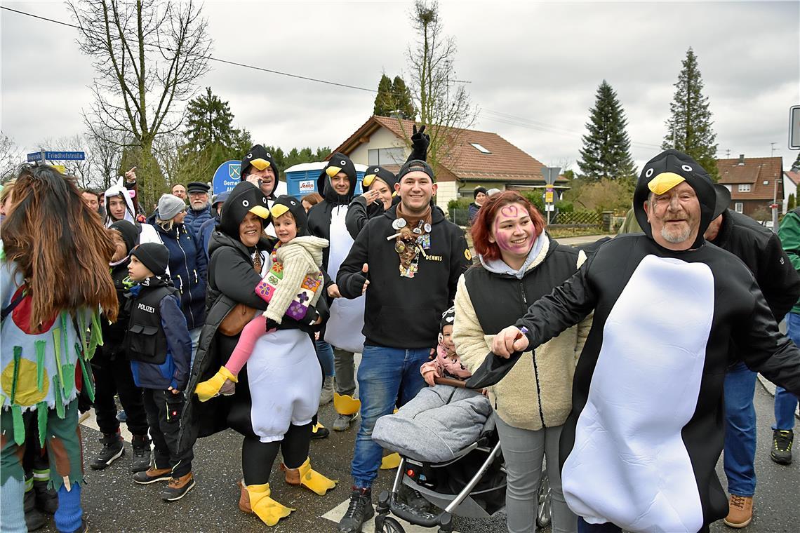 Die Pinguine machten Party auch wenn das Wetter etwas wärmer war. Narrenwochenen...