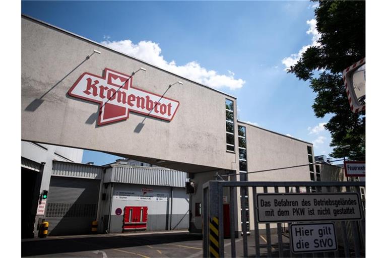 Die Pleite der Bäckereigruppe Kronenbrot hat in der vergangenen Woche zu sichtbaren Lücken in den Brotregalen in vielen Aldi-Süd-Filialen geführt. Foto: Marius Becker