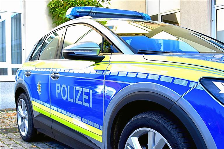 Die Polizei behielt den Führerschein des Unfallverursachers ein. Symbolfoto: Tobias Sellmaier