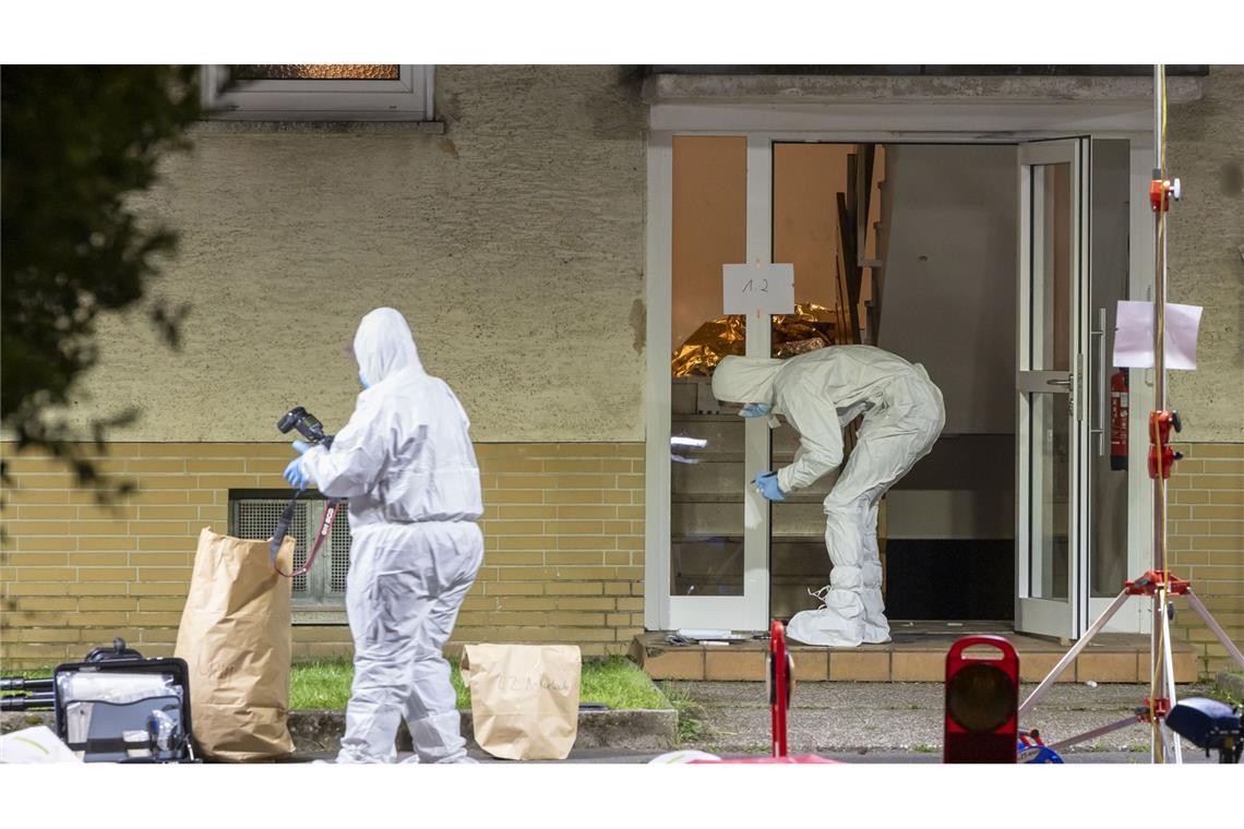 Täter weiter auf der Flucht – „Ostern unter Angst“ Die Polizei bei ihrem Einsatz in Bad Nauheim.