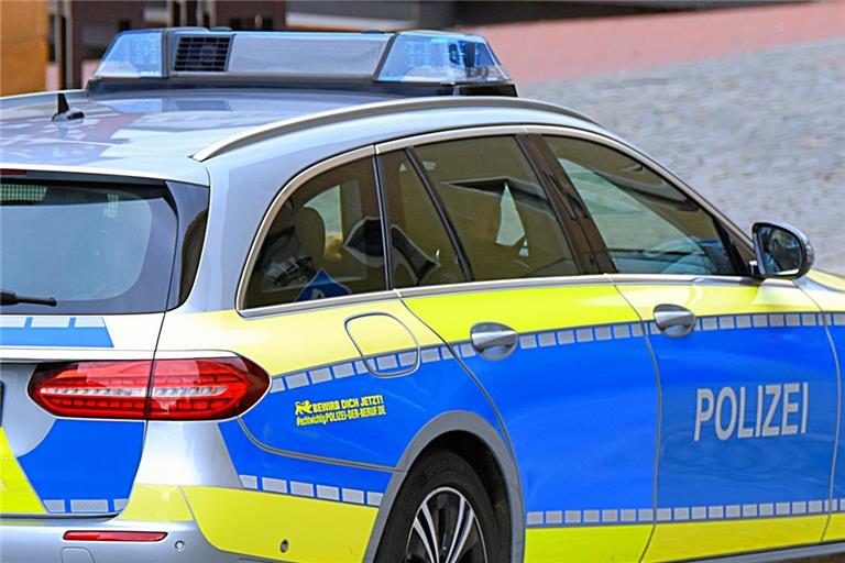 Die Polizei berichtet von einem schweren Unfall am Sonntagnachmittag. 