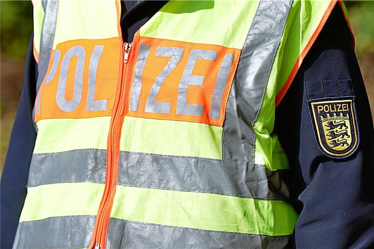 Die Polizei beschlagnahmte die Führerscheine beider Frauen. Symbolfoto: Tobias Sellmaier
