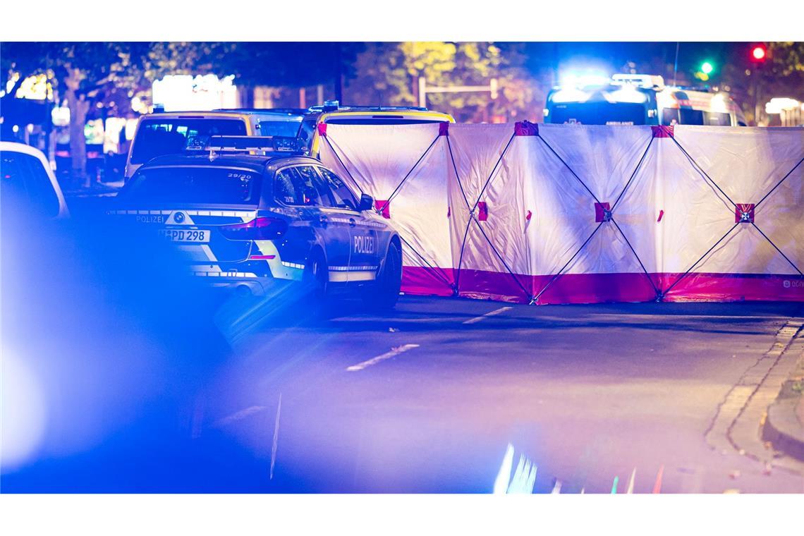 Schüsse mit Totem in Hannover - Was bisher bekannt ist Die Polizei bittet, den Bereich zu meiden.
