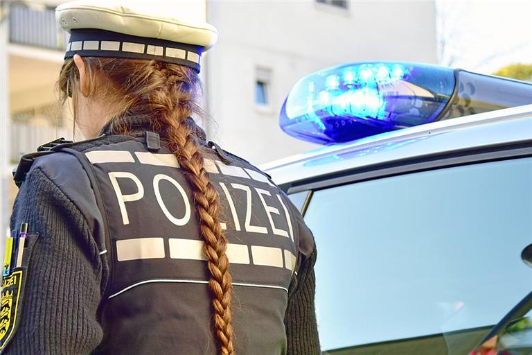 Die Polizei bittet um Bildmaterial zu dem Vorfall. Symbolfoto: Tobias Sellmaier