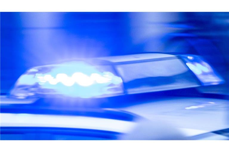 Die Polizei bittet um Hinweise und warnt vor einem psychischen Ausnahmezustand des Mannes. (Symbolbild)