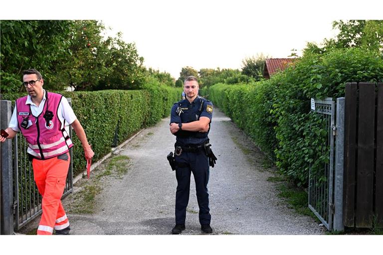 Die Polizei ermittelt - de Hütte in der Kleingartenanlage wurde abgeriegelt.
