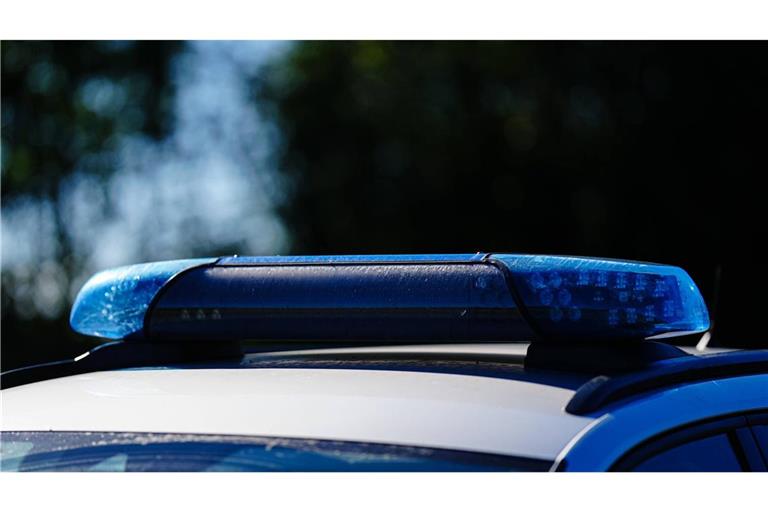 Die Polizei ermittelt nun, woher der Metallhaken kam auf der A6 bei Heilbronn kam (Archivbild).