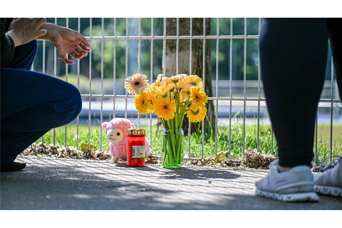 Die Polizei ermittelt wegen des toten Kindes.