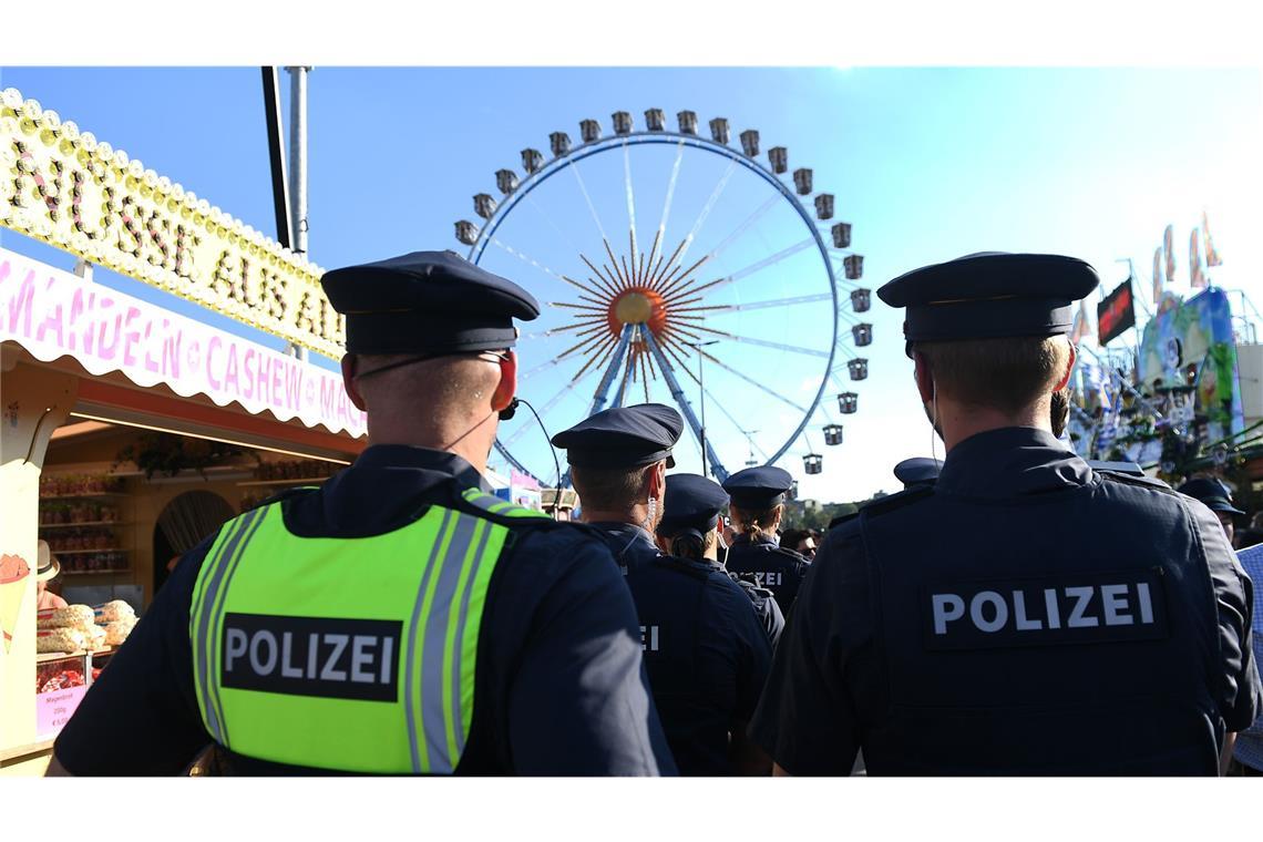 Mann stirbt auf Oktoberfestgelände nahe Riesenrad Die Polizei ermittle zu den genauen Umständen des Todes. (Symbolbild)
