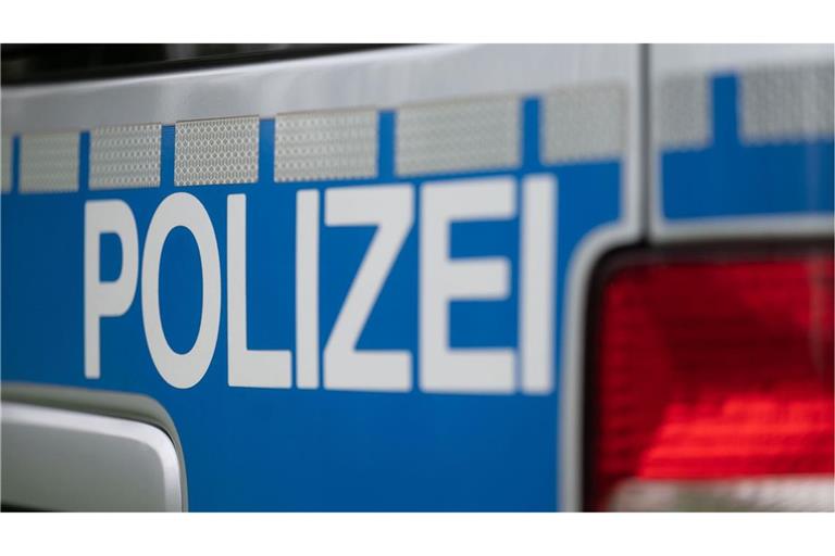 Die Polizei fahndet nach dem 48-Jährigen (Symbolbild).