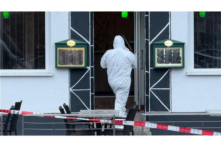 Die Polizei fahndet nach dem flüchtigen Schützen.