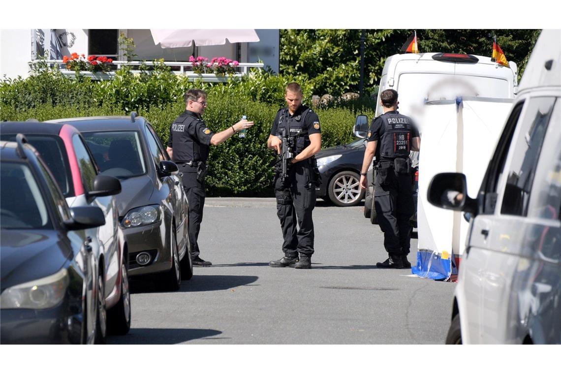 Die Polizei fahndet nach dem Täter.