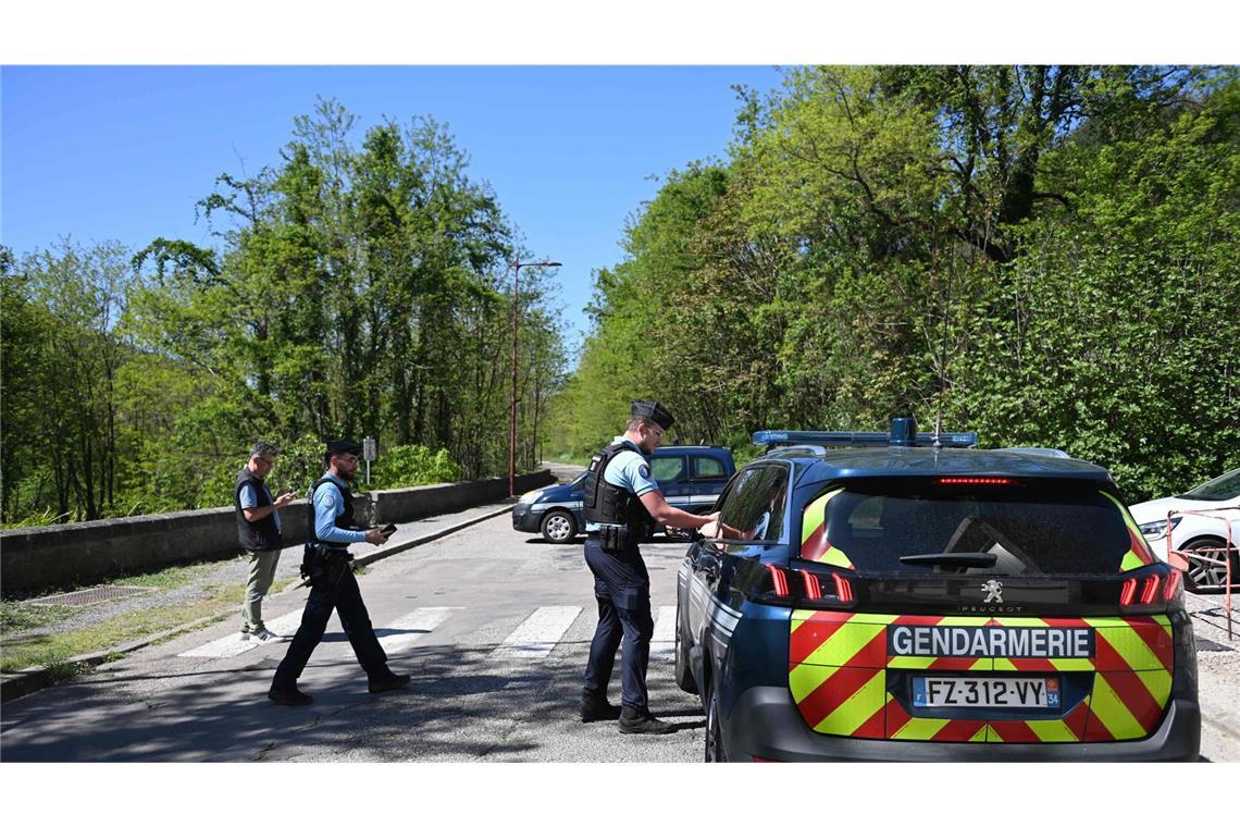 Mutmaßlicher Täter stellt sich nach tödlichem Messerangriff in Moschee Die Polizei fahndete in Südfrankreich mit einem Großaufgebot.