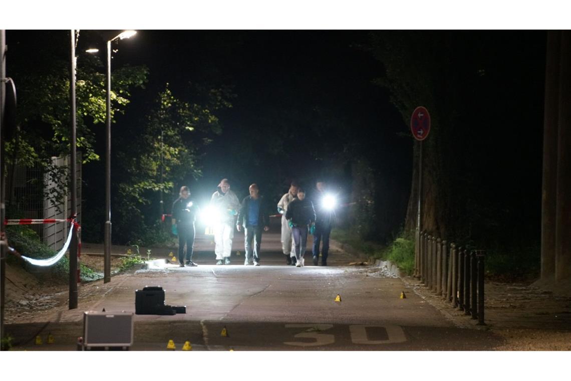 25-Jähriger durch Schuss in Göppingen schwer verletzt Die Polizei geht aktuell von zwei oder drei Tätern aus – diese sind auf der Flucht.