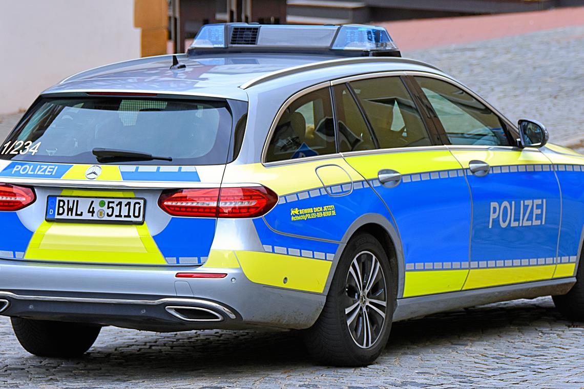 Kind im Bus vergessen Die Polizei hat das Kind schnell wieder den Eltern übergeben können. Symbolfoto: Tobias Sellmaier