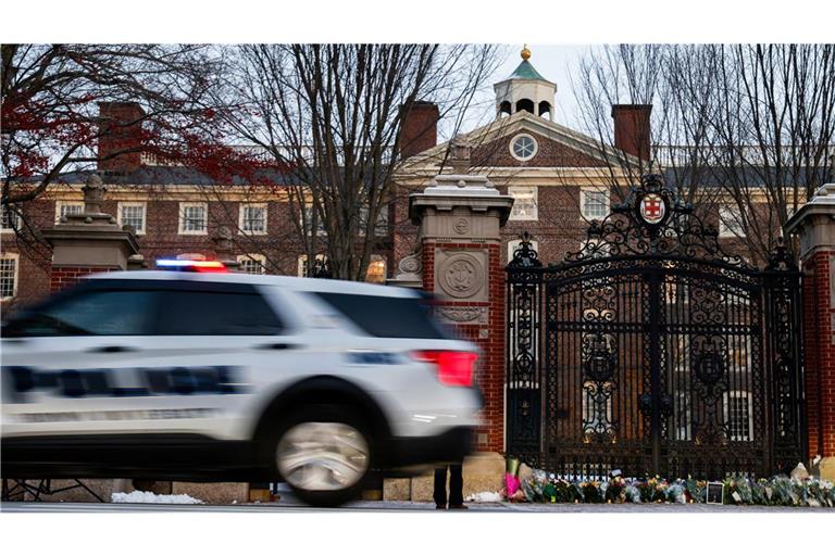 Die Polizei hat den mutmaßlichen Täter tot aufgefunden.