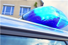 Die Polizei hat die Ermittlungen aufgenommen und bittet Zeugen um Hinweise. Symbolfoto: Tobias Sellmaier