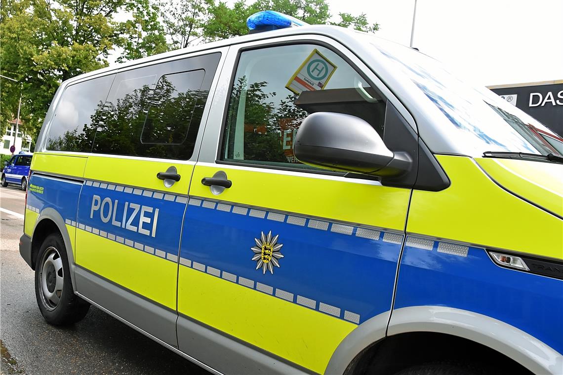 Exhibitionist am Fellbacher Bahnhof Die Polizei hat ein Ermittlungsverfahren gegen den 82-Jährigen eingeleitet. Symbolfoto: Tobias Sellmaier