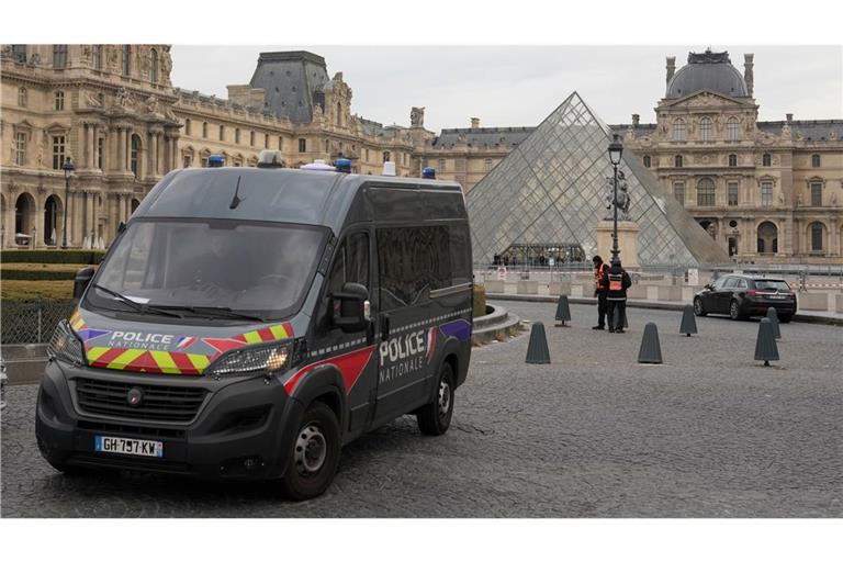 Die Polizei hat fünf weitere Verdächtige  im Großraum Paris festgenommen (Archivbild)