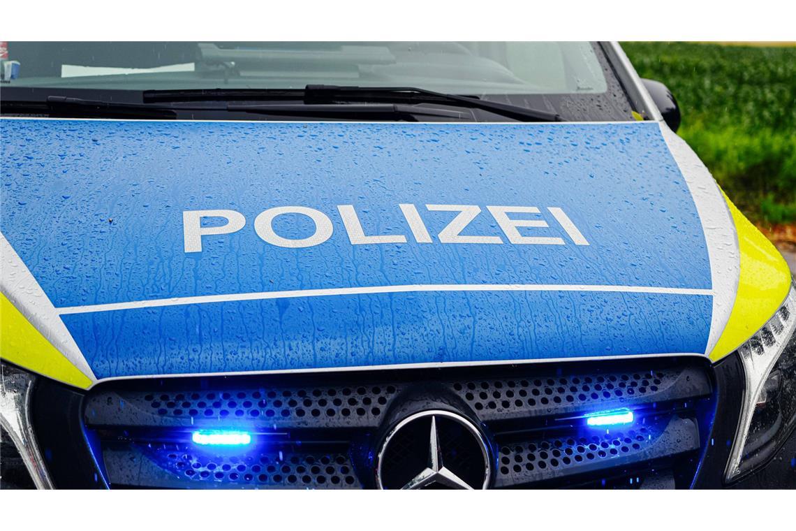 Von S-Bahn erfasst: Zwei Menschen sterben an Bahnübergang Die Polizei hat ihre Ermittlungen aufgenommen. (Symbolbild)