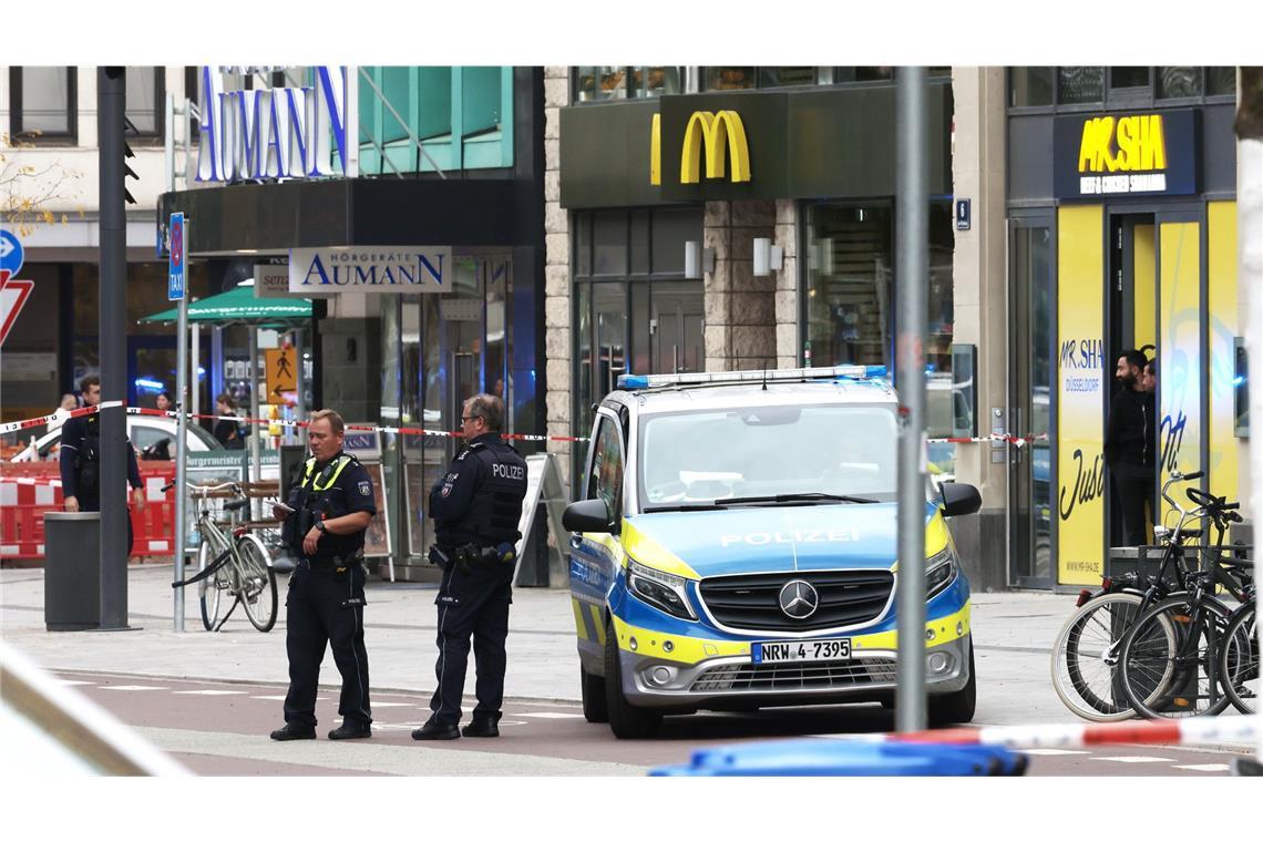 Polizei schießt in Düsseldorfer Zentrum auf bewaffneten Mann Die Polizei hat in der Düsseldorfer Innenstadt auf einen bewaffneten Mann geschossen. (Symbolbild)
