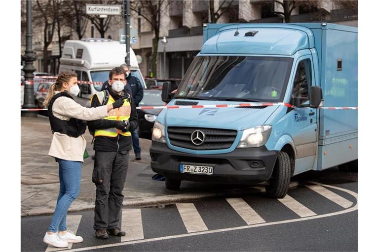 Die Polizei hat nach einem Überfall am Berliner Kurfürstendamm einen Tatverdächtigen festgenommen. Foto: Bernd von Jutrczenka/dpa