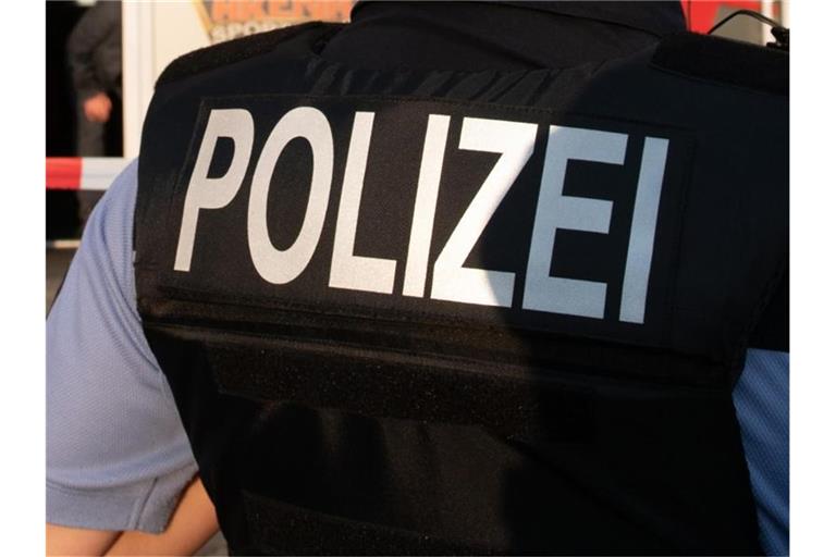 Die Polizei hat sich bisher nicht dazu geäußert, wer hinter dem Angriff stecken könnte. Foto: Paul Zinken/dpa/Symbolbild
