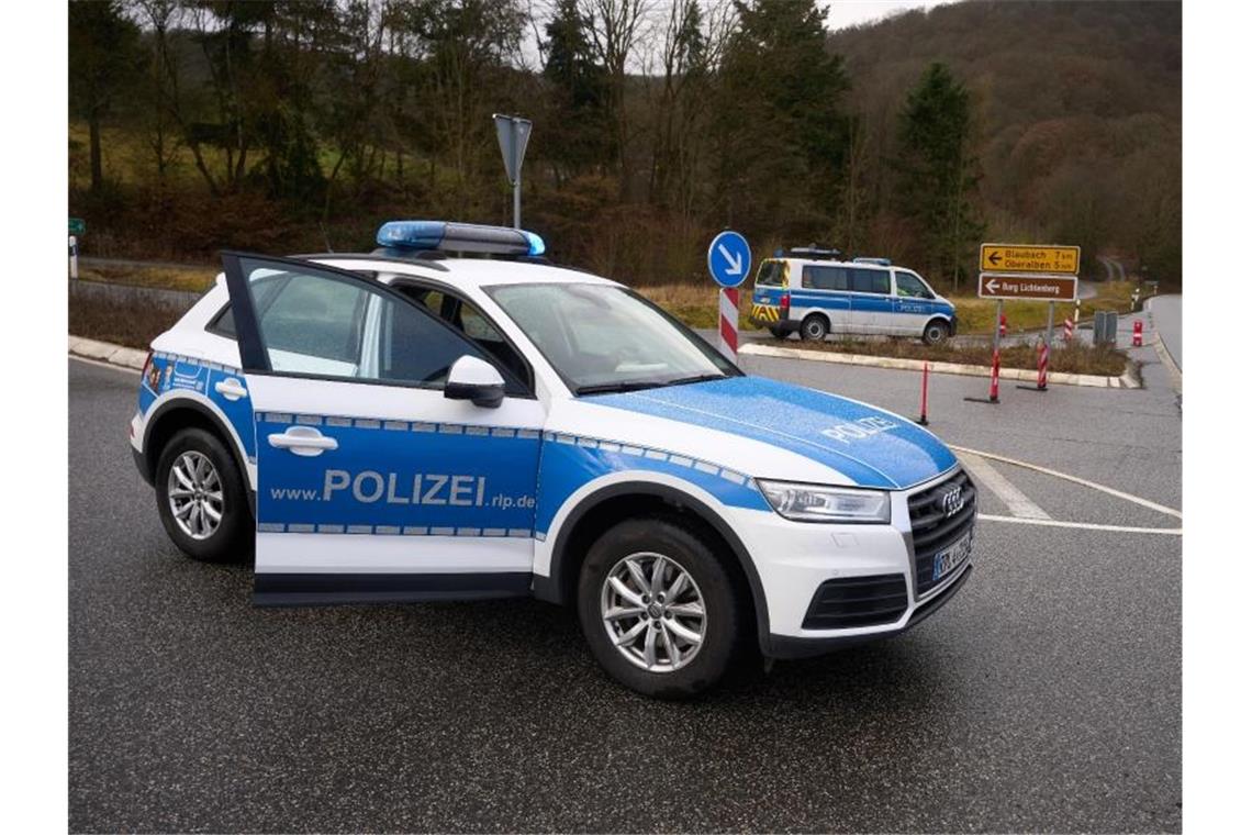 Polizisten erschossen - Zwei Verdächtige festgenommen Die Polizei hat zwei Tatverdächtige gestellt. Foto: Thomas Frey/dpa