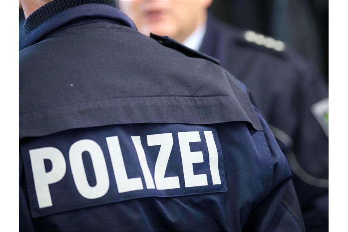 Die Polizei in NRW nimmt vier Männer festgenommen, die im Namen der IS-Terrororganisation Anschläge in Deutschland geplant haben. Foto: Friso Gentsch/dpa/Symbolbild