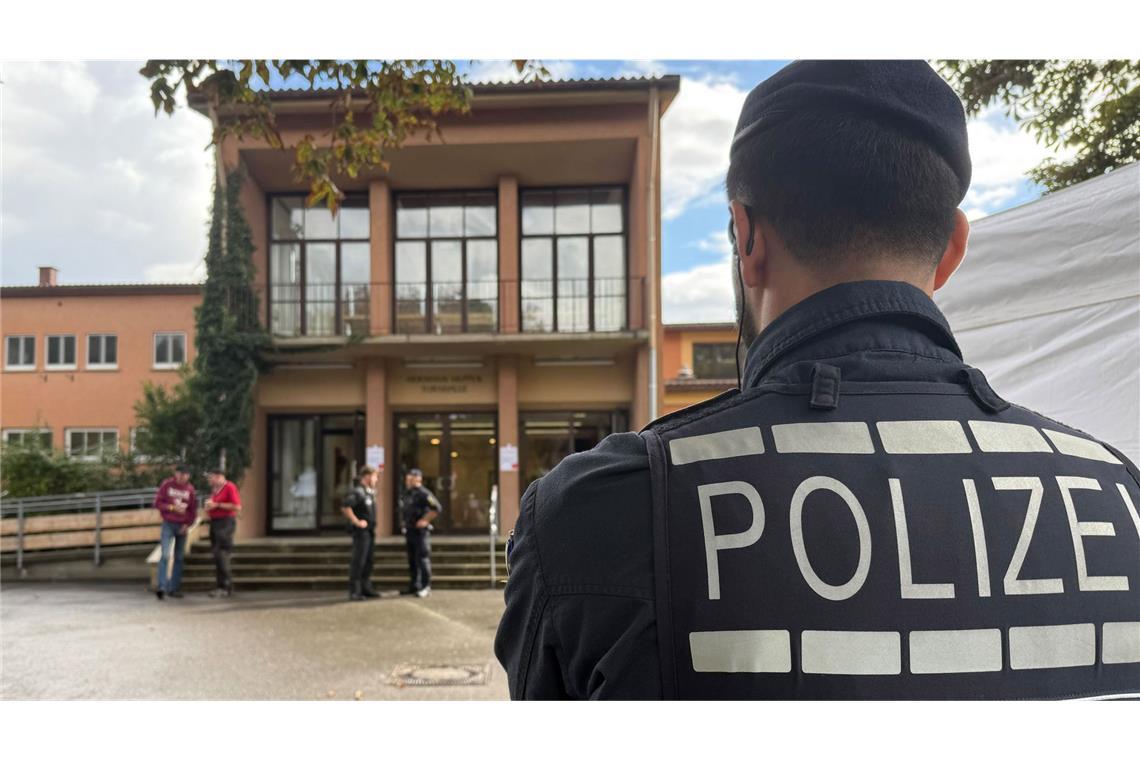 Polizei zieht positive Bilanz nach Palmer-Frohnmaier-Gespräch Die Polizei in Tübingen zieht eine positive Bilanz nach der Diskussion in Tübingen.