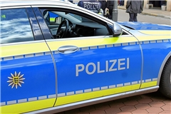 Die Polizei ist am Freitagnachmittag zu einem Unfall in der Blumenstraße gerufen worden. Symbolbild: Tobias Sellmaier